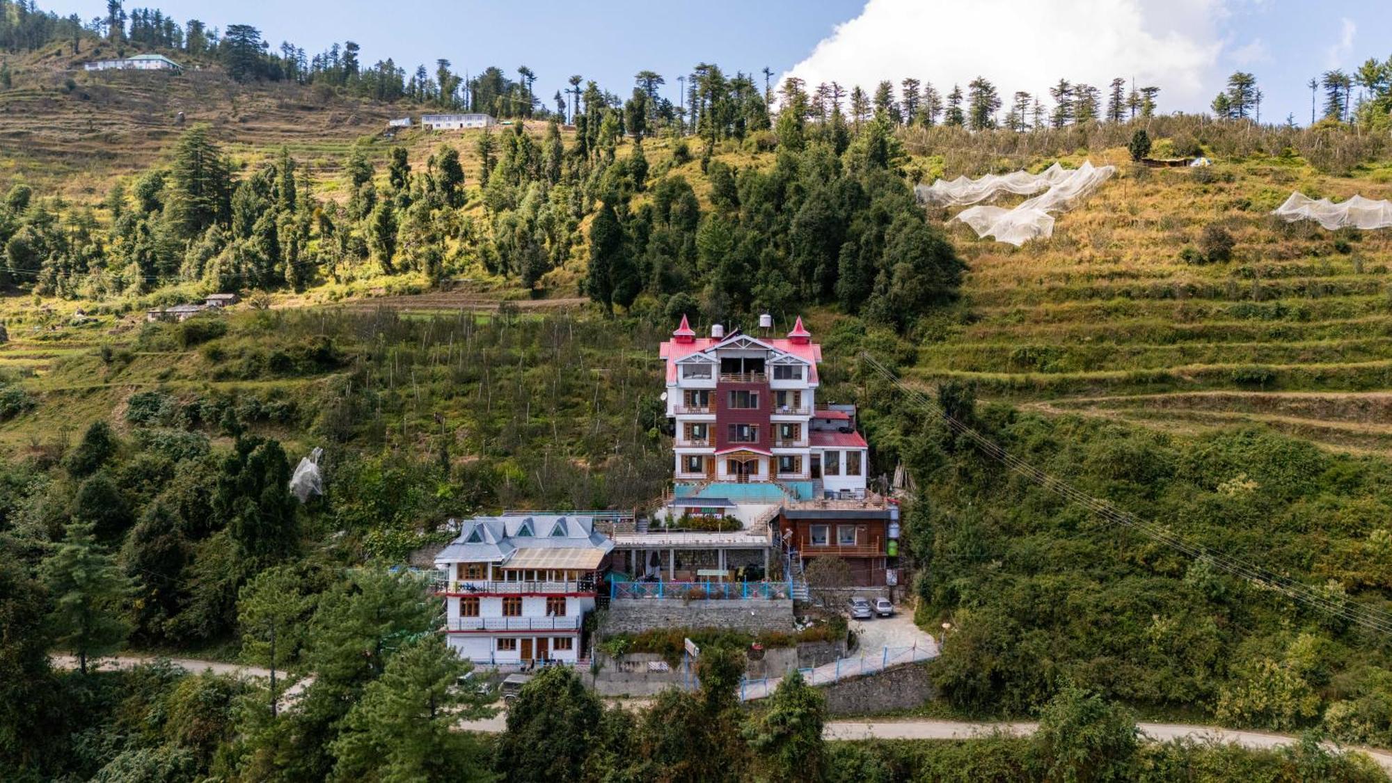 Hotel Wood Crista Kufri Near An Apple Orchard Exterior foto